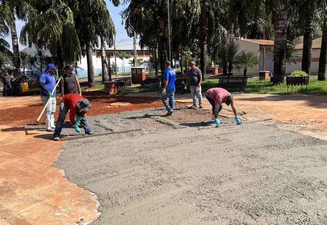 Praça entre as Cohabs I e III está sendo revitalizada