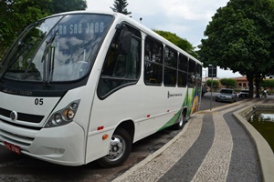 Prefeitura adapta linhas de transporte para resolver problema de superlotação