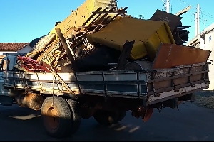Prefeitura coleta cerca de 100 móveis por semana