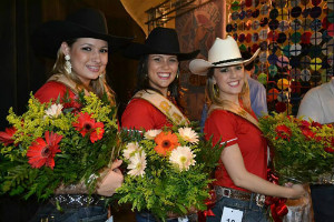 Muryel Anzelotti é eleita a rainha do Tupã Junina Rodeio Festival