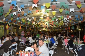 População lota Praça da Bandeira nas primeira noites do Tupã Junina