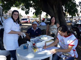 Thiago;* Pontelli e vereador Valdir conhecem Triturador de Galhos