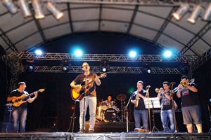 “Anderson Monari & Banda” é a atração do Quinta com Arte desta semana