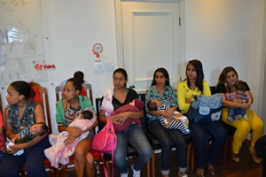 Hoje tem roda de conversa com gestantes e mães na Praça da Bandeira