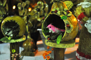 Cartim beneficia artistas