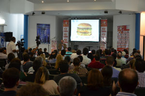 Palestras do SEBRAE e SENAI mostraram a necessidade de inovar para crescer e competir