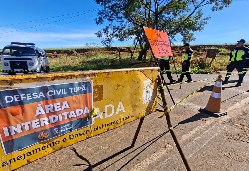 Prefeitura inicia recuperação de ponte interditada na vicinal Tupã-Bastos